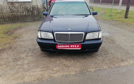 Mercedes-Benz C-Класс, 1998 год, 250 000 рублей, 1 фотография