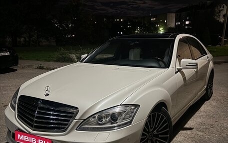 Mercedes-Benz S-Класс, 2010 год, 2 700 000 рублей, 1 фотография