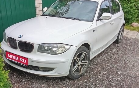 BMW 1 серия, 2011 год, 750 000 рублей, 1 фотография