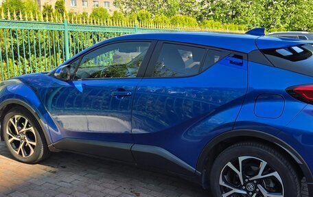 Toyota C-HR I рестайлинг, 2018 год, 2 200 000 рублей, 2 фотография