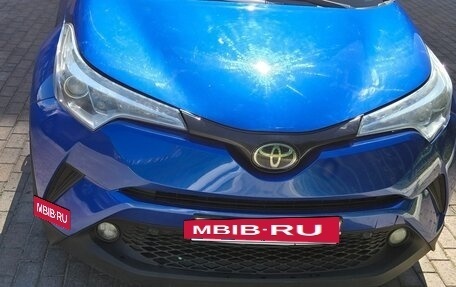 Toyota C-HR I рестайлинг, 2018 год, 2 200 000 рублей, 3 фотография