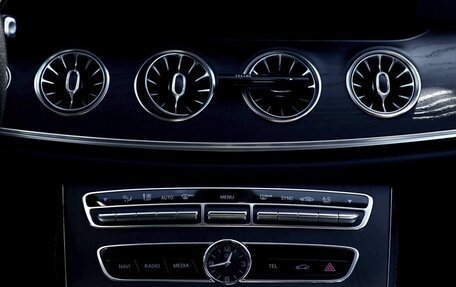 Mercedes-Benz E-Класс, 2017 год, 3 650 000 рублей, 16 фотография