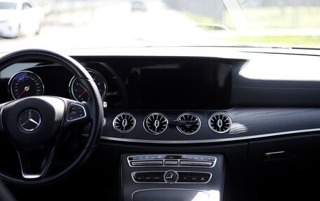 Mercedes-Benz E-Класс, 2017 год, 3 650 000 рублей, 15 фотография