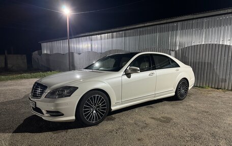 Mercedes-Benz S-Класс, 2010 год, 2 700 000 рублей, 9 фотография