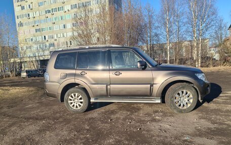 Mitsubishi Pajero IV, 2010 год, 1 700 000 рублей, 2 фотография