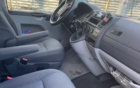 Volkswagen Caravelle T5, 2012 год, 1 860 000 рублей, 7 фотография