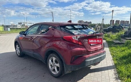Toyota C-HR I рестайлинг, 2018 год, 2 600 000 рублей, 4 фотография