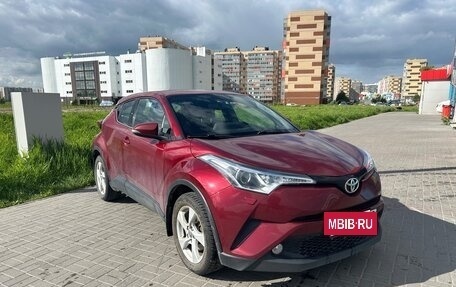 Toyota C-HR I рестайлинг, 2018 год, 2 600 000 рублей, 2 фотография