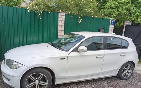 BMW 1 серия, 2011 год, 750 000 рублей, 2 фотография