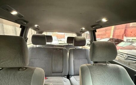 Toyota Estima III рестайлинг -2, 2001 год, 600 000 рублей, 21 фотография
