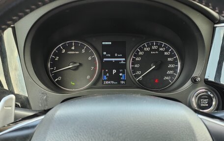 Mitsubishi Outlander III рестайлинг 3, 2019 год, 2 450 000 рублей, 12 фотография