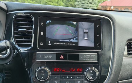 Mitsubishi Outlander III рестайлинг 3, 2019 год, 2 450 000 рублей, 13 фотография