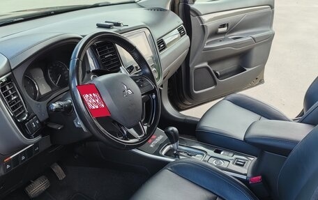 Mitsubishi Outlander III рестайлинг 3, 2019 год, 2 450 000 рублей, 9 фотография