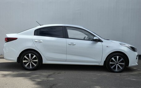 KIA Rio IV, 2019 год, 1 370 000 рублей, 4 фотография