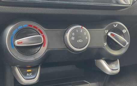 KIA Rio IV, 2019 год, 1 370 000 рублей, 14 фотография