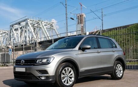 Volkswagen Tiguan II, 2019 год, 2 450 000 рублей, 1 фотография