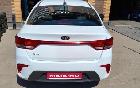 KIA Rio IV, 2019 год, 1 100 000 рублей, 3 фотография