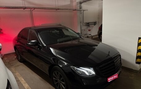 Mercedes-Benz E-Класс, 2019 год, 2 900 000 рублей, 1 фотография