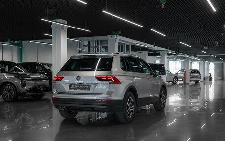 Volkswagen Tiguan II, 2019 год, 2 670 000 рублей, 5 фотография