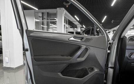 Volkswagen Tiguan II, 2019 год, 2 670 000 рублей, 21 фотография