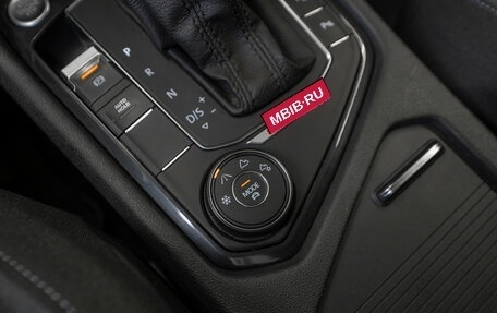 Volkswagen Tiguan II, 2019 год, 2 670 000 рублей, 23 фотография