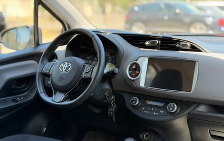 Toyota Yaris III рестайлинг, 2019 год, 1 650 000 рублей, 15 фотография