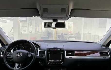 Volkswagen Touareg III, 2013 год, 1 999 000 рублей, 17 фотография