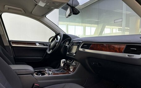 Volkswagen Touareg III, 2013 год, 1 999 000 рублей, 13 фотография