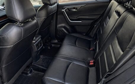 Toyota RAV4, 2019 год, 3 599 800 рублей, 8 фотография