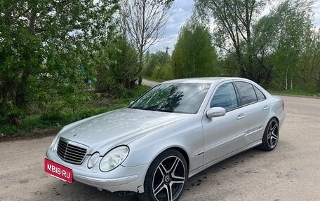 Mercedes-Benz E-Класс, 2005 год, 350 000 рублей, 4 фотография