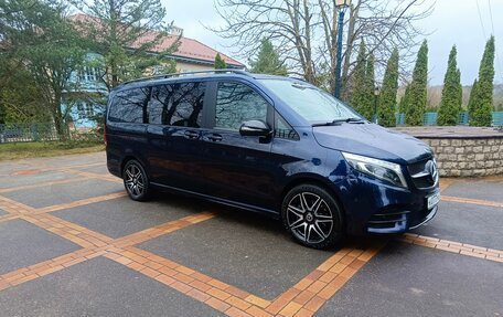 Mercedes-Benz V-Класс, 2021 год, 8 950 000 рублей, 3 фотография