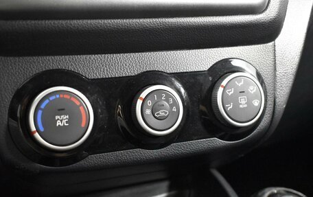 KIA Rio III рестайлинг, 2015 год, 999 900 рублей, 19 фотография