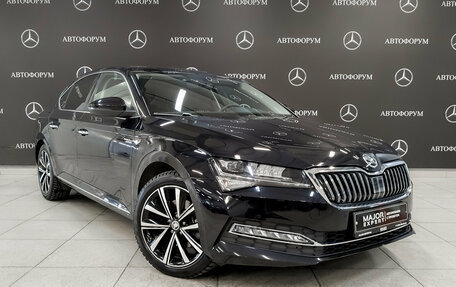 Skoda Superb III рестайлинг, 2025 год, 4 000 000 рублей, 3 фотография
