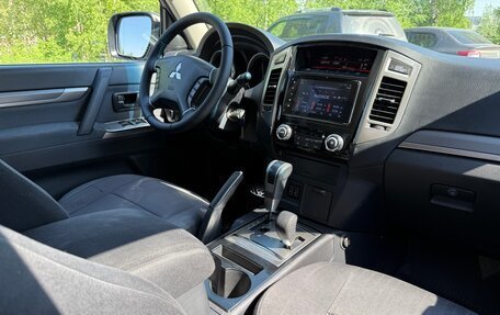Mitsubishi Pajero IV, 2015 год, 2 350 000 рублей, 5 фотография