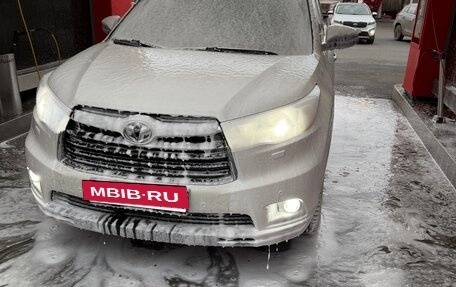 Toyota Highlander III, 2014 год, 2 750 000 рублей, 10 фотография