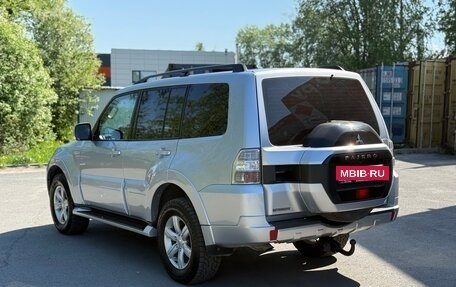 Mitsubishi Pajero IV, 2015 год, 2 350 000 рублей, 3 фотография