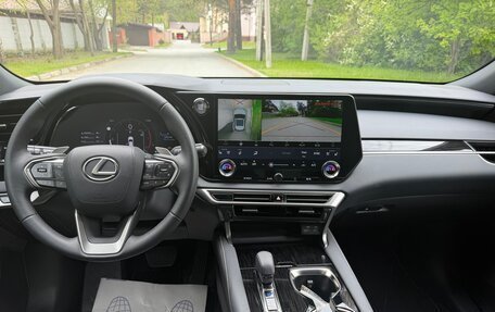 Lexus RX IV рестайлинг, 2025 год, 7 050 000 рублей, 12 фотография