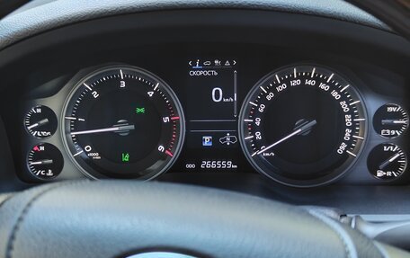 Toyota Land Cruiser 200, 2019 год, 6 750 000 рублей, 6 фотография