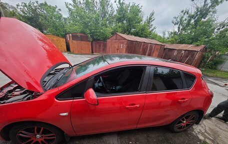 Opel Astra J, 2011 год, 600 000 рублей, 2 фотография