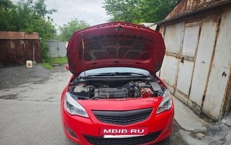 Opel Astra J, 2011 год, 600 000 рублей, 3 фотография