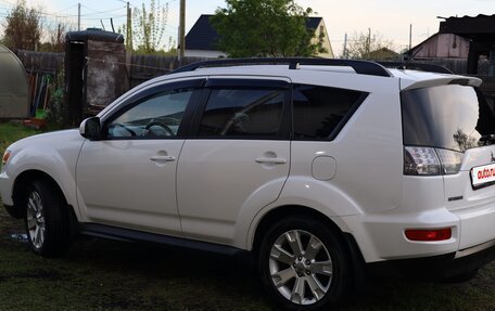 Mitsubishi Outlander III рестайлинг 3, 2011 год, 1 300 000 рублей, 6 фотография