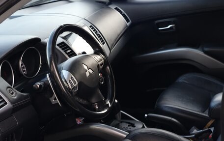 Mitsubishi Outlander III рестайлинг 3, 2011 год, 1 300 000 рублей, 11 фотография