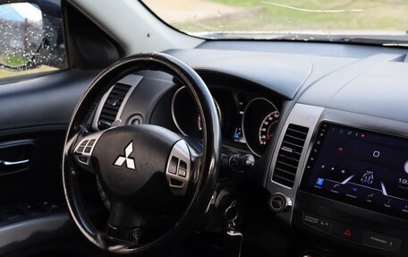 Mitsubishi Outlander III рестайлинг 3, 2011 год, 1 300 000 рублей, 10 фотография