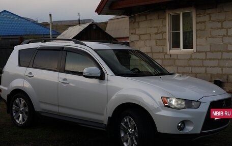 Mitsubishi Outlander III рестайлинг 3, 2011 год, 1 300 000 рублей, 7 фотография