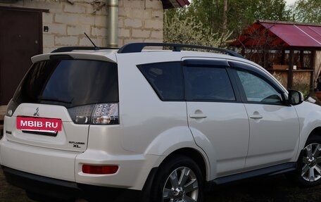 Mitsubishi Outlander III рестайлинг 3, 2011 год, 1 300 000 рублей, 3 фотография