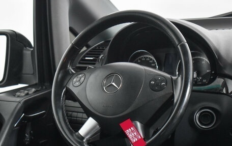 Mercedes-Benz Viano, 2013 год, 3 100 000 рублей, 15 фотография