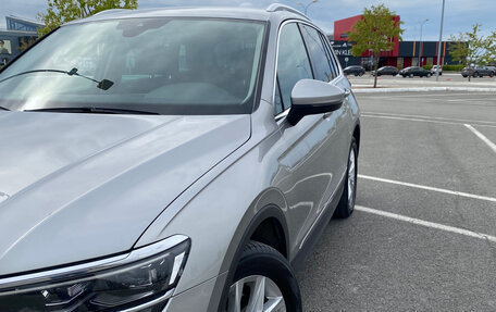 Volkswagen Tiguan II, 2019 год, 3 800 000 рублей, 2 фотография