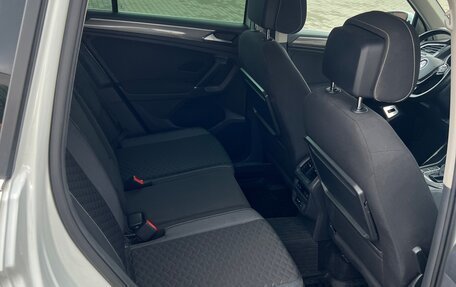 Volkswagen Tiguan II, 2018 год, 2 640 000 рублей, 13 фотография