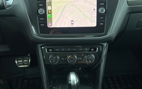 Volkswagen Tiguan II, 2018 год, 2 640 000 рублей, 21 фотография