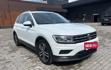 Volkswagen Tiguan II, 2018 год, 2 640 000 рублей, 3 фотография